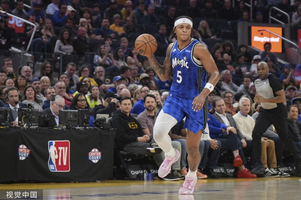 的劝说下仍 的劝说下仍